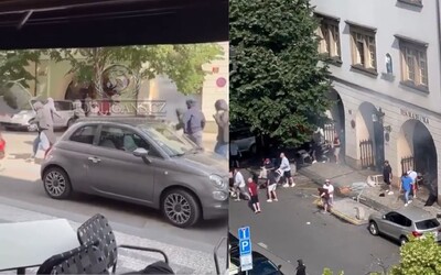 VIDEO: V centre Prahy sa pobili futbaloví fanúšikovia. Mlátili sa železnými tyčami, českí ťažkoodenci sa museli brániť obuškami