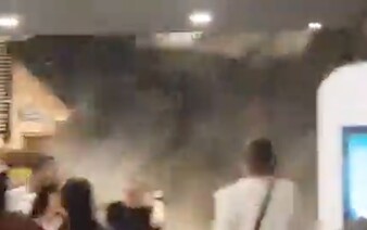 VIDEO: V libereckém obchodním centru se zřítil strop, nevydržel přívalový déšť