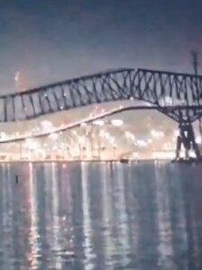 VIDEO: V meste Baltimore sa zrútil štvorprúdový most