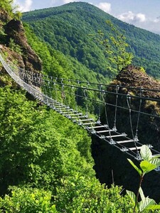 VIDEO: Vyskúšaj si adrenalínový zážitok priamo v slovenskej prírode. Už čoskoro otvoria najdlhší ferratový most na Slovensku