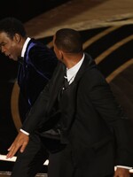 VIDEO: Will Smith počas Oscarov udrel do tváre Chrisa Rocka: Neber si moju ženu do huby, kričal na komika
