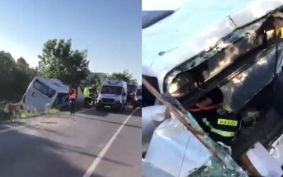 VIDEO: Za Galantou sa zrazil autobus s kamiónom. „Na mieste je veľa zranených,“ píše polícia