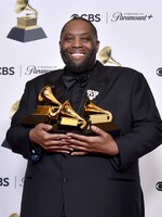VIDEO: Známý rapper vyhrál tři ceny Grammy. Stejný večer skončil zatčen