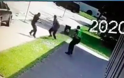 VIDEO: Zverejnili záznam, ktorý zachytáva ako dvaja mladí policajti spacifikovali útočníka z Vrútok