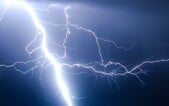 VÝSTRAHA: Česko zasáhnou velmi silné bouřky. Hrozí přívalové deště a kroupy