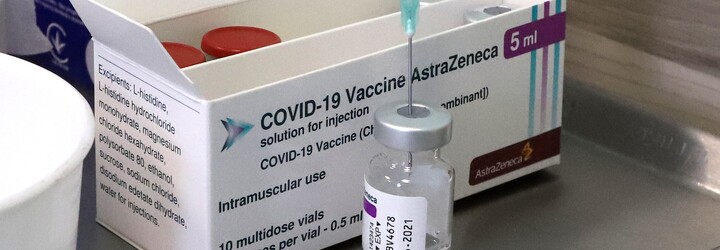 Vakcína AstraZeneca může extrémně vzácně souviset s krevními sraženinami, potvrdila Evropská léková agentura