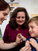 Vakcína proti detskej obrne oslavuje 70 rokov. Ako je na tom Slovensko s povinným očkovaním?