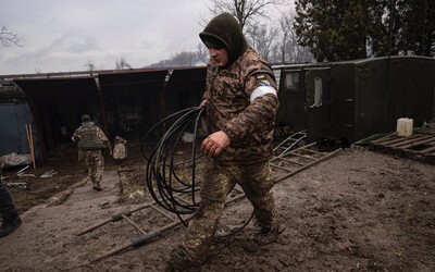 Válka na Ukrajině: Rusko porušilo příměří v Mariupolu, civilisté se nemohou evakuovat