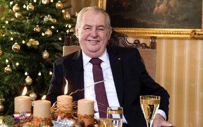 Vánoční poselství prezidenta v průběhu let. Připomeň si 10 let projevů Miloše Zemana