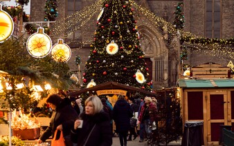 Vánoční trhy 2023: Koukni, kdy se v českých městech rozsvítí sváteční stromky