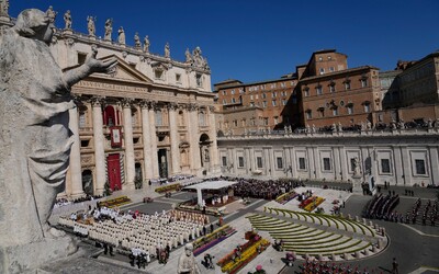 Vatikán vytvoril centrum, ktoré bude analyzovať mystické zjavenia Panny Márie. Ide skúmať slzenia sôch aj vnútorné hlasy