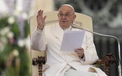 Vatikán zverejnil nový dokument: Odsudzuje v ňom zmenu pohlavia aj náhradné materstvo