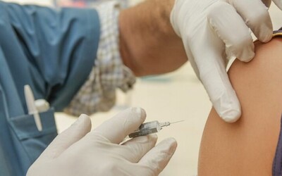 Díky očkování proti covidu-19 je mnohem méně nakažených i mrtvých, dokazuje italská studie