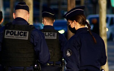 Ve Francii zemřel patnáctiletý chlapec. Napadla ho skupina maskovaných útočníků