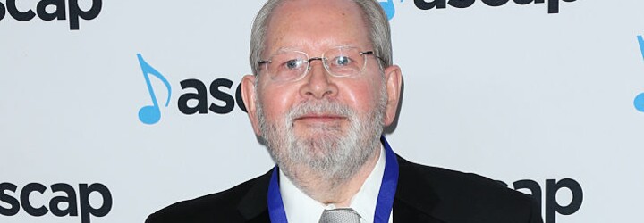 Ve věku 84 let zemřel hudební skladatel Alf Clausen. Léta psal hudbu pro Simpsonovy