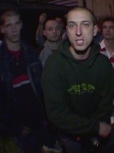 Vec a H16 zveřejnili nikdy nevydaný videoklip k legendární skladbě S vlkmi žijem s vlkmi vyjem