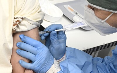 Večer začne registrace k očkování pro občany nad 16 let. Přinášíme návod, jak na ni