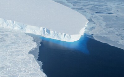 Vedci hľadajú život v temnom jazere na Antarktíde pod kilometrovou vrstvou snehu a ľadu