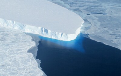 Vedci na Antarktíde vyvŕtajú 600 metrovú dieru. Chcú lepšie pochopiť príčinu abnormálneho topenia sa ľadovcov