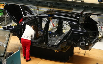 Veľká automobilka na Slovensku dostane od vlády 30 miliónov. Chce rozšíriť výrobnú linku o nové stroje