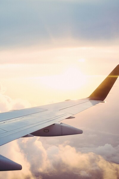 Velká letecká společnost bude zdražovat. Letos v létě se ceny letenek zvýší o několik procent