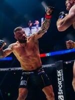 Vémola přežil hrozivé rány a Keita vyhrál miliony. Oktagon zakončil rok velkolepým turnajem