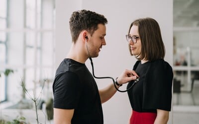 Většina lidí nechodí na preventivní prohlídky. Tady máš přehled těch, na které je potřeba docházet