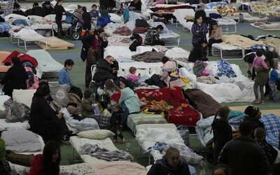 Víc než polovina uprchlíků z Ukrajiny jsou děti. Česko musí podle ministra Rakušana myslet i na strop své pomoci 