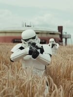 Viděli jsme všechny epizody druhé řady Andora. Jsou dezinformace a genocida peak Star Wars?