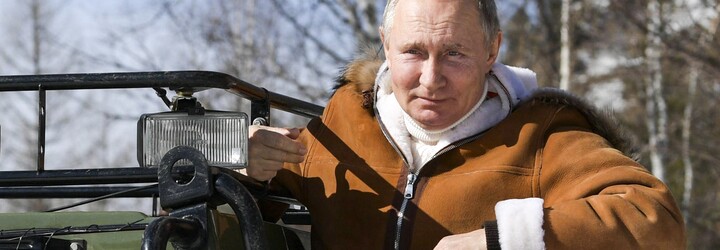 Viděli jsme ruské zprávy: Putin blahopřeje k MDŽ, turismus na Krymu vzkvétá, bombardování Ukrajiny neexistuje