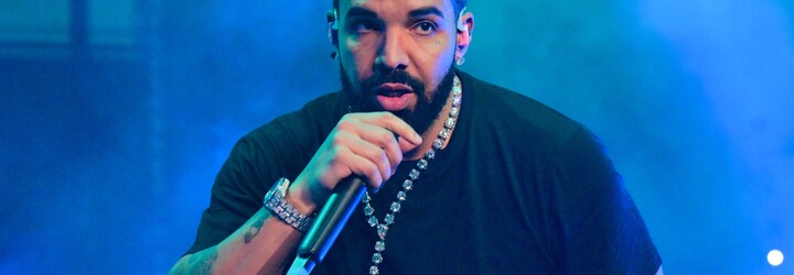 Video: Drake se ostře ohradil proti fanouškovi, který na něj během koncertu hodil vape. Co mu vzkázal?