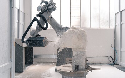 Video: Nahradí roboti sochaře? Robotor umí vytesat sochu na základě 3D modelu