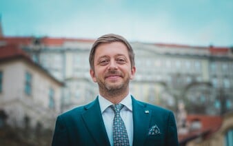 Vít Rakušan obhájil mandát předsedy hnutí STAN