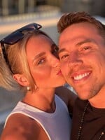 Víťazi druhej série Love Islandu sa zasnúbili. Svadbu plánujú čoskoro
