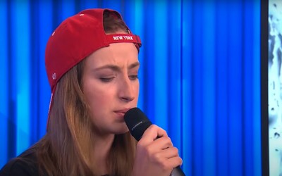 Vítězka Superstar Barbora Piešová představila vlastní singl. Dočkali jsme se rádiového hitu?