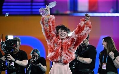 Víťazom tohtoročnej Eurovízie sa stal švajčiarsky nebinárny raper Nemo
