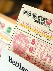 Vítěz v loterii omylem hodil do pračky výherní tiket. Prožil největší šok svého života
