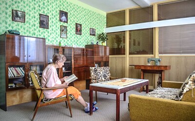 Vítkovická nemocnice zřídila retro pokoj ve stylu 60. let. Seniorům se tu vrací paměť a jsou spokojenější