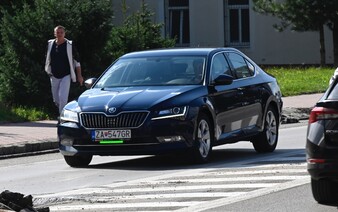 Vláda chce predné brzdové svetlo pre autá aj nákladiaky. Zmena má zvýšiť bezpečnosť na cestách
