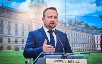 Vláda navrhuje divoké změny v zákoníku práce. Pracovat se má už od 14, zkušebka se prodlouží, výpovědní lhůta se naopak zkrátí