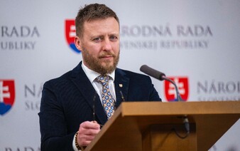 Vláda schválila Kotlárovu analýzu o vakcínach. Od koalície dostal ešte väčšie kompetencie, ako mal doteraz