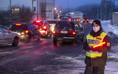 Vláda udělila výjimky pohybu pro některé okresy. V této mapě zjistíš, které to jsou