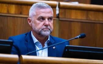 Vláda zvažuje zrušiť ďalšie dni pracovného pokoja. Malo by ísť o dočasné opatrenie v rámci konsolidácie