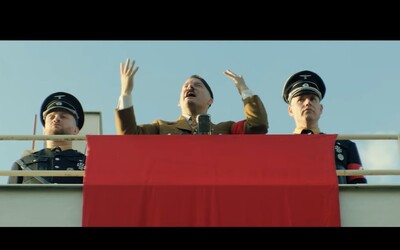 Vladimir 518 a Orion hrají nacisty, Matěj Ruppert samotného Hitlera. Sleduj nový klip od Monkey Business