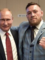 Vladimir Putin dal testovať whisky Conora McGregora na prítomnosť jedu. Bojovník mu daroval prvú vyrobenú fľašu