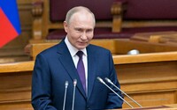 Vladimir Putin po piatykrát zložil prezidentský sľub. V čele Ruska bude do roku 2030