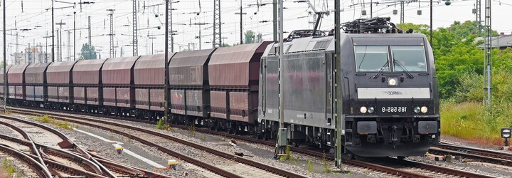 Vlak v Praze srazil 14letého chlapce. Ten na místě zemřel