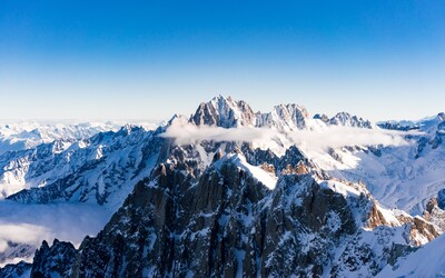Vlna veder znepřístupnila alpské turistické trasy, které bývají v tomto ročním období bezpečné