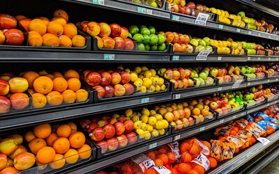 Vo Francúzsku bude od januára zakázané baliť ovocie a zeleninu do plastov. Počet plastových obalov to môže zredukovať o miliardu