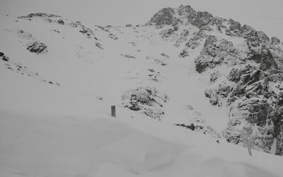Vo Vysokých Tatrách napadlo cez víkend pol metra snehu. Hrozí lavínové nebezpečenstvo, varuje záchranná služba